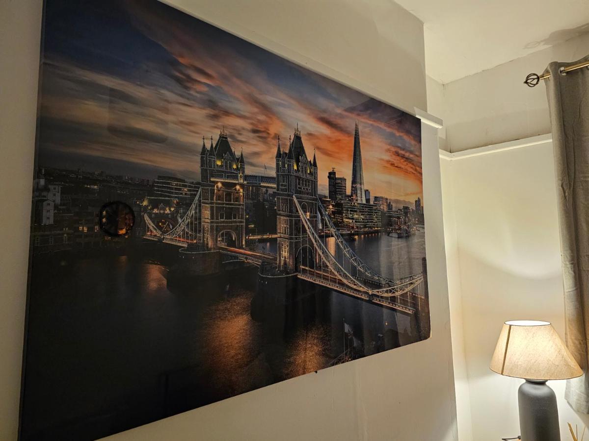 Skyline Queen'S Suites 203 Суонси Экстерьер фото